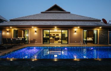 Luxurious Lanna-Modern Pool Villa /พูลวิลล่าหรู สไตล์ล้านนาโมเดิร์น พร้อมผู้เช่า